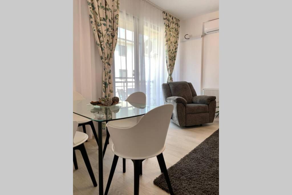 Luxor Apartment Otopeni 3 Exterior photo